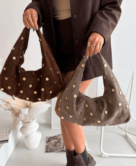 Verstos odos rankinė – stilinga, elegantiška ir funkcionali, su aukštos kokybės dizaino akcentais kasdienai ir progoms