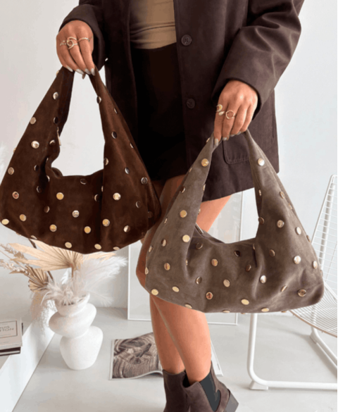 Verstos odos rankinė – stilinga, elegantiška ir funkcionali, su aukštos kokybės dizaino akcentais kasdienai ir progoms